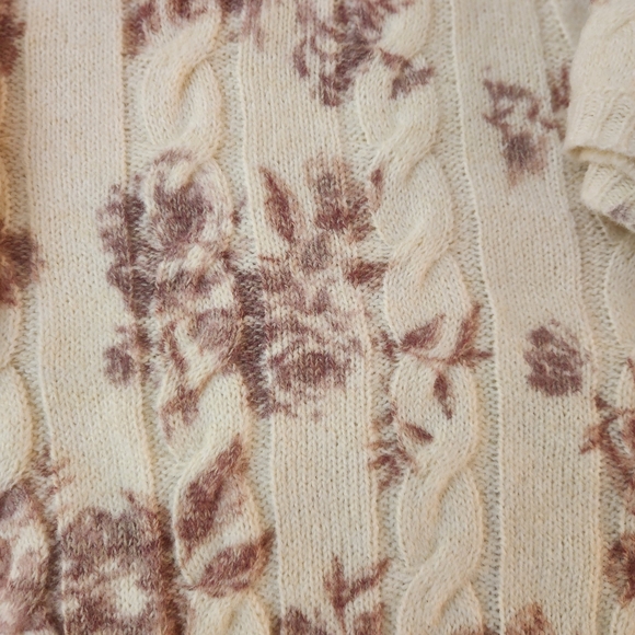 Sincerely Jules Soft Floral Cable Knit Women's Sweater Cream & Mauve XL NWT - Picture 4 of 6